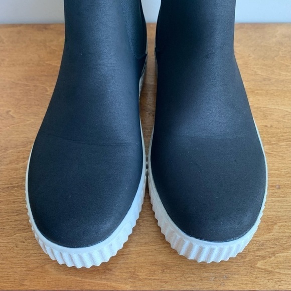 Susina Black Platform Chelsea Ankle Sneaker Boot Slip On Pull On - Picture 4 of 15